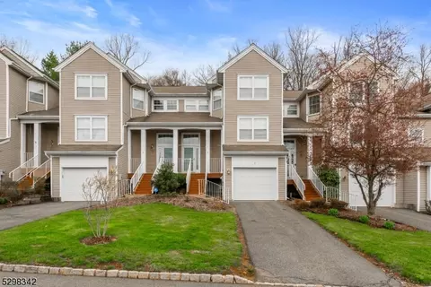 7 Woodmont Dr, Randolph, NJ 07869