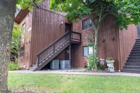 4 Sugarbowl Ct #5, Vernon, NJ 07462