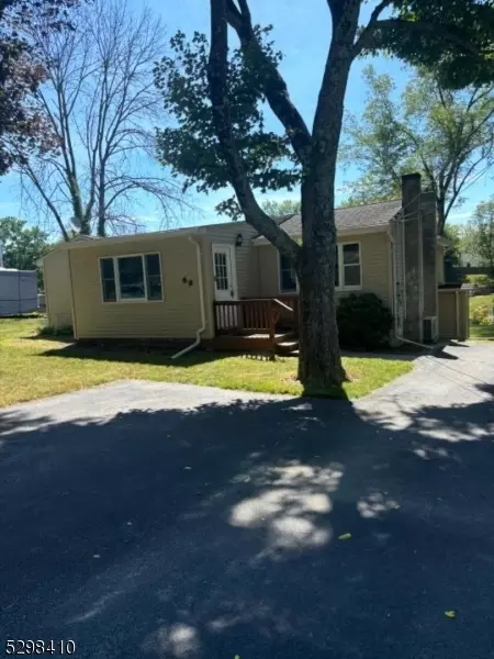 69 Arrowhead Dr, Wantage, NJ 07461