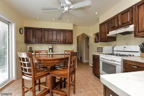 712 Paramus Rd, Paramus, NJ 07652 photo 8