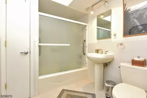 712 Paramus Rd, Paramus, NJ 07652 photo 10
