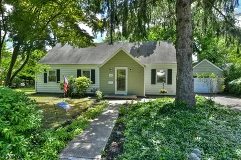 712 Paramus Rd, Paramus, NJ 07652 photo 1