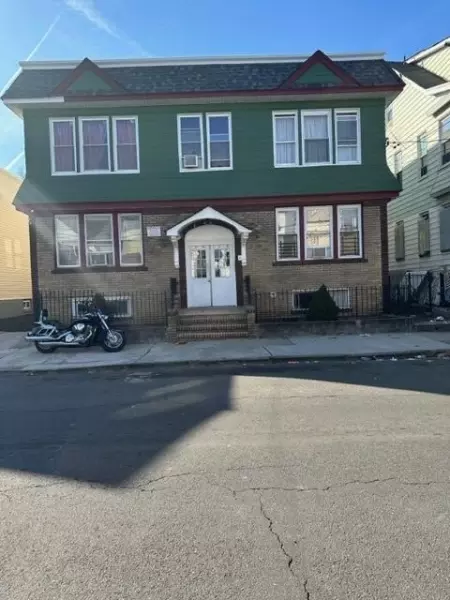 125 Brookdale Ave #4, Newark, NJ 07106
