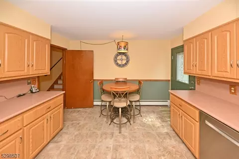 722 Chimes Rd, Paramus, NJ 07652 photo 10