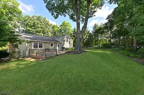 722 Chimes Rd, Paramus, NJ 07652 photo 4