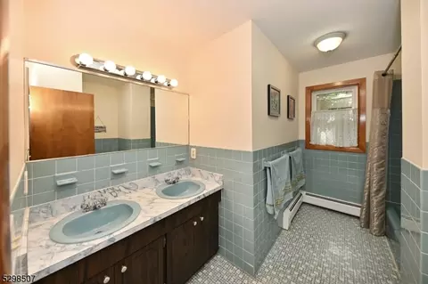 722 Chimes Rd, Paramus, NJ 07652 photo 18
