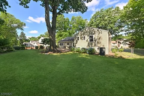 722 Chimes Rd, Paramus, NJ 07652 photo 3