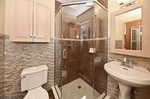 722 Chimes Rd, Paramus, NJ 07652 photo 15