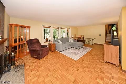 722 Chimes Rd, Paramus, NJ 07652 photo 8