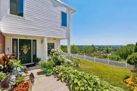14 Ford Rd, Haledon, NJ 07508