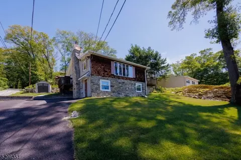 2 Ridge Rd, Sussex, NJ 07461