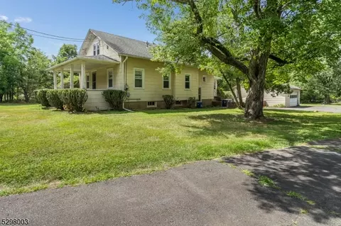 100 Dutchtown Harlingen Rd, Belle Mead, NJ 08502