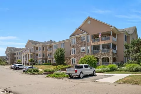 308 Cleveland Ln, Rockaway, NJ 07866