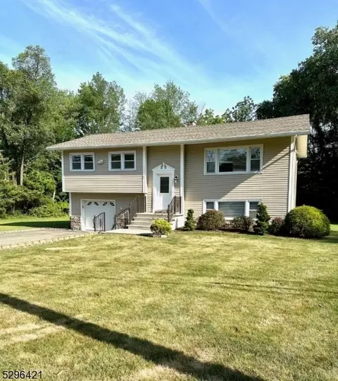 1 Walnut Dr, Montville Twp, NJ 07058