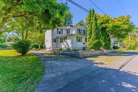 26 Washington St, Roxbury Twp, NJ 07850