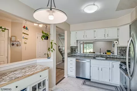1005 Maplecrest Rd, Edison, NJ 08820 photo 15