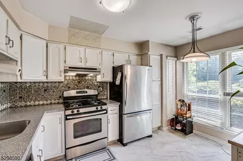 1005 Maplecrest Rd, Edison, NJ 08820 photo 11
