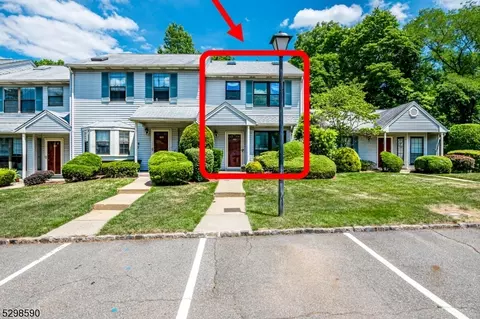 1005 Maplecrest Rd, Edison, NJ 08820 photo 2