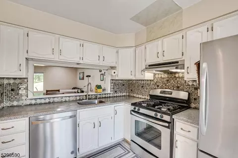 1005 Maplecrest Rd, Edison, NJ 08820 photo 13