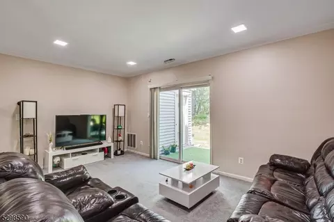1005 Maplecrest Rd, Edison, NJ 08820 photo 20