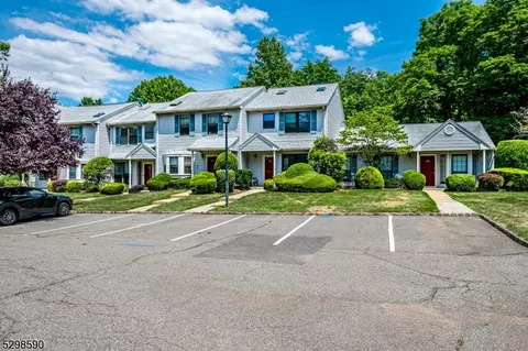 1005 Maplecrest Rd, Edison, NJ 08820 photo 4