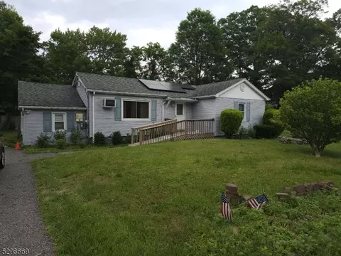 23 Greenbrook Dr, West Milford, NJ 07480