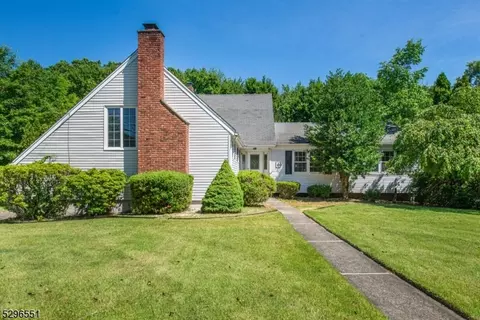 6 Normandy Dr, Parsippany-troy Hills Twp, NJ 07054
