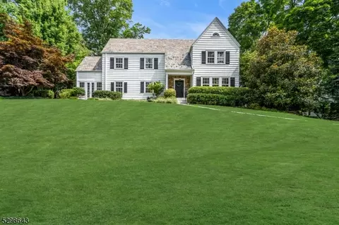 56 Twin Oak Rd, Millburn Twp, NJ 07078