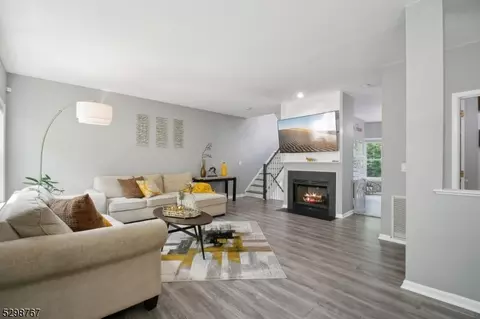 1602 Northcrest Ter, Whippany, NJ 07981