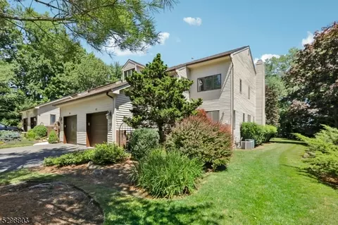 117 Fisher Rd, Mahwah, NJ 07430