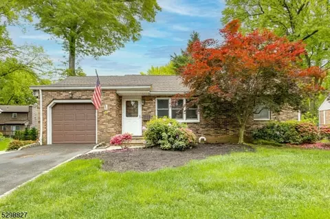 3 Maple St, Clark, NJ 07066