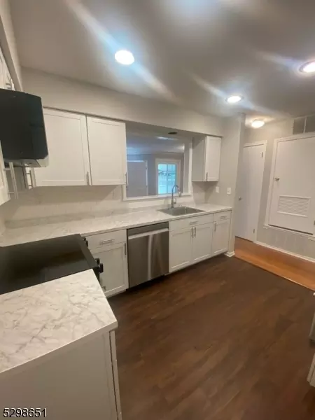 12 Tory Ct, Bedminster, NJ 07921