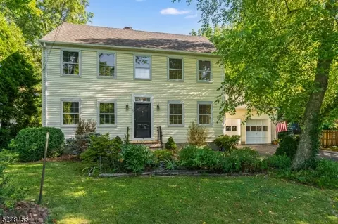 15 Dayton St, Bernards, NJ 07920