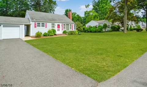 331 Martom Rd, Wyckoff, NJ 07481