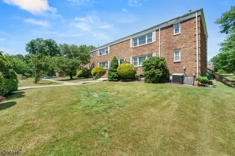 16 Dartmouth Ave #4B, Bridgewater, NJ 08807