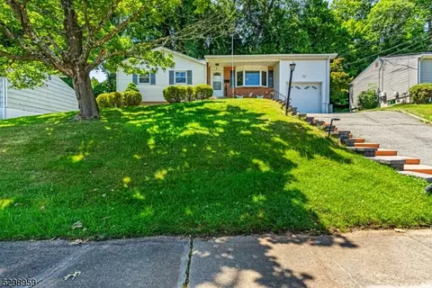 49 Barry Dr, Rockaway, NJ 07866