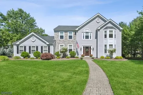 28 Gleim Rd, Readington Twp, NJ 08889