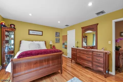 2 Karen Ct, Wayne, NJ 07470 photo 26