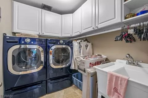 2 Karen Ct, Wayne, NJ 07470 photo 11