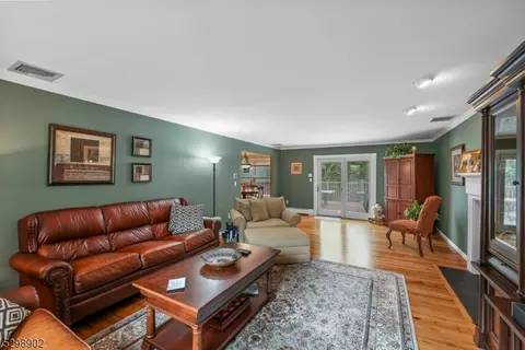 2 Karen Ct, Wayne, NJ 07470 photo 16