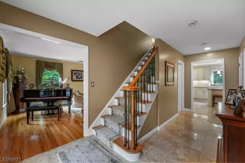 2 Karen Ct, Wayne, NJ 07470 photo 2