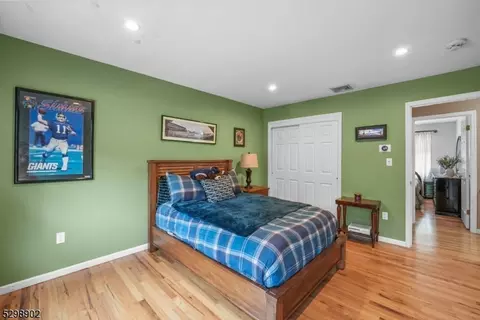 2 Karen Ct, Wayne, NJ 07470 photo 32