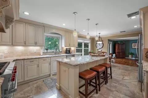 2 Karen Ct, Wayne, NJ 07470 photo 7