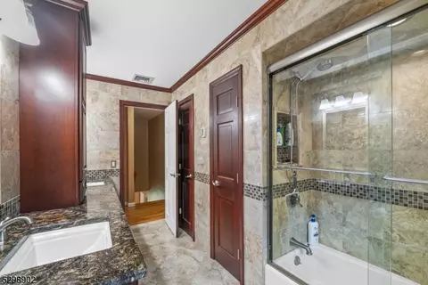 2 Karen Ct, Wayne, NJ 07470 photo 28