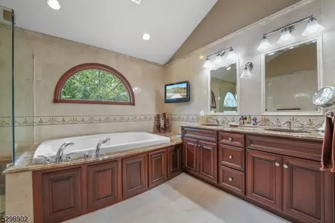 2 Karen Ct, Wayne, NJ 07470 photo 21