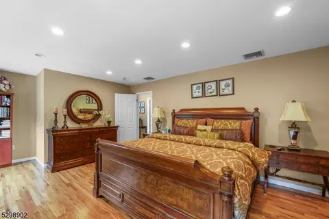 2 Karen Ct, Wayne, NJ 07470 photo 19