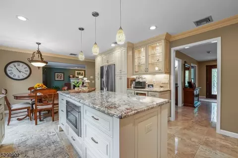 2 Karen Ct, Wayne, NJ 07470 photo 9