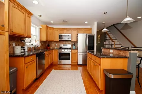 516 Centre St, Nutley, NJ 07110 photo 8