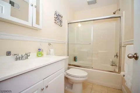 516 Centre St, Nutley, NJ 07110 photo 18