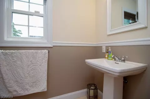 516 Centre St, Nutley, NJ 07110 photo 7